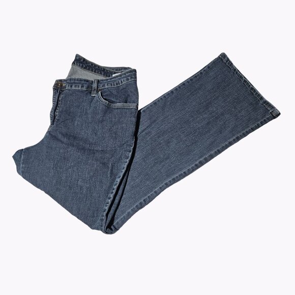 Lee Jeans Womens Plus Size 18W Bootcut Mid Rise Medium Wash Denim Pants - Picture 1 of 6